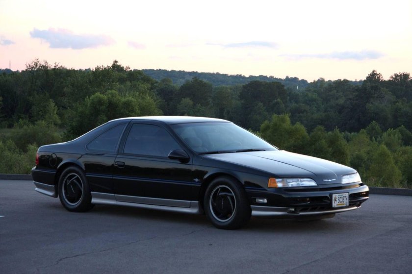 Ford Thunderbird 1990