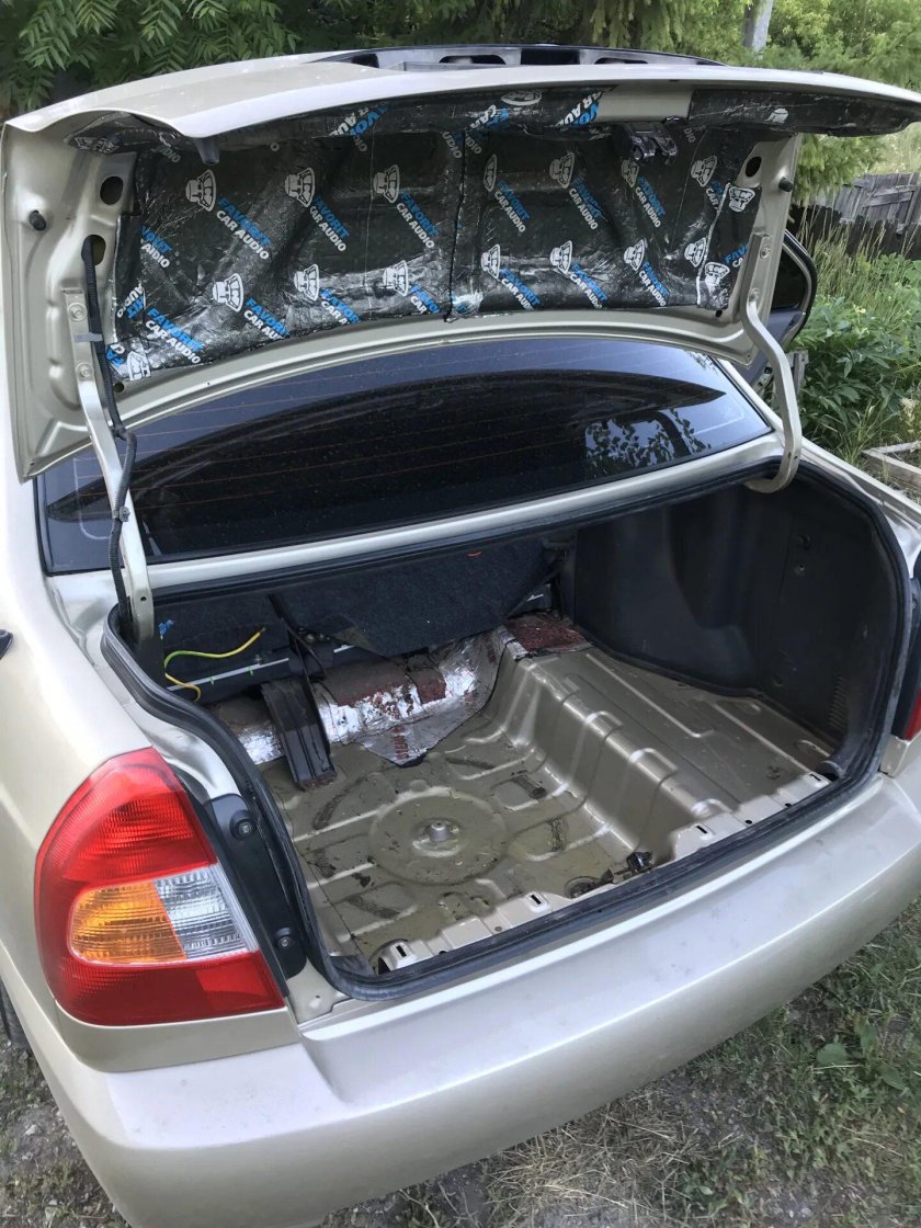 Hyundai Accent 2 багажник