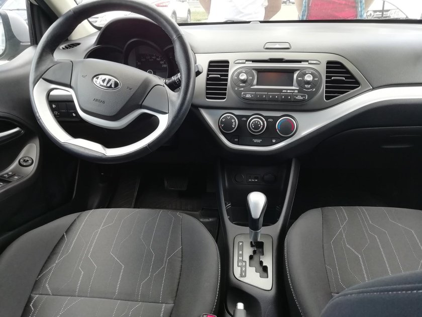 Киа Пиканто 2014 года салон