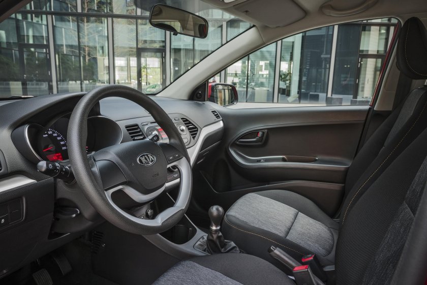 Киа Пиканто 2012 салон