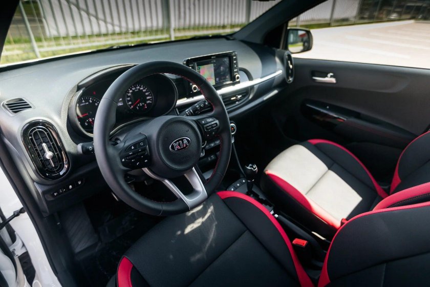 Kia Picanto gt line 2022 салон