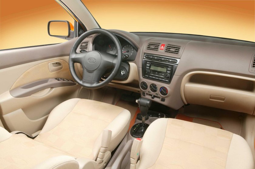 Kia Picanto 2007 салон