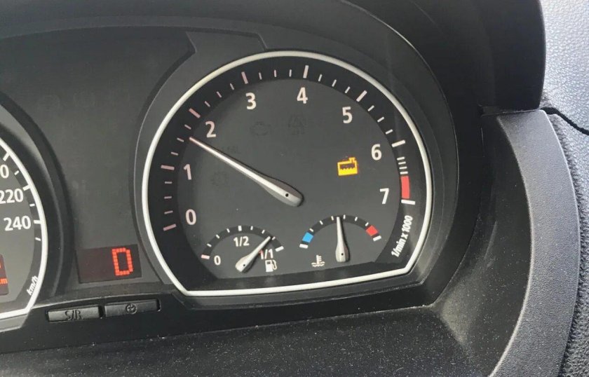 BMW x3 e83 индикатор охлаждающей жидкости