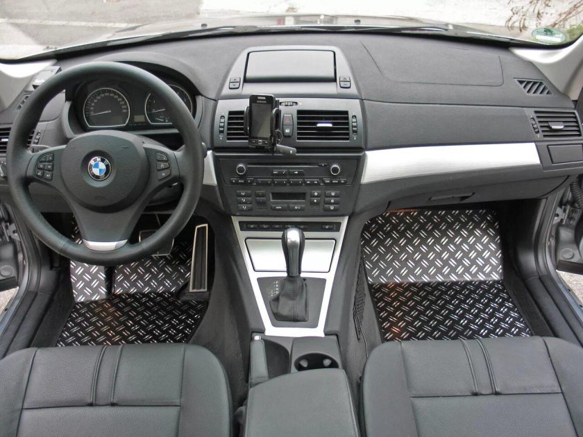 BMW x3 e83 салон