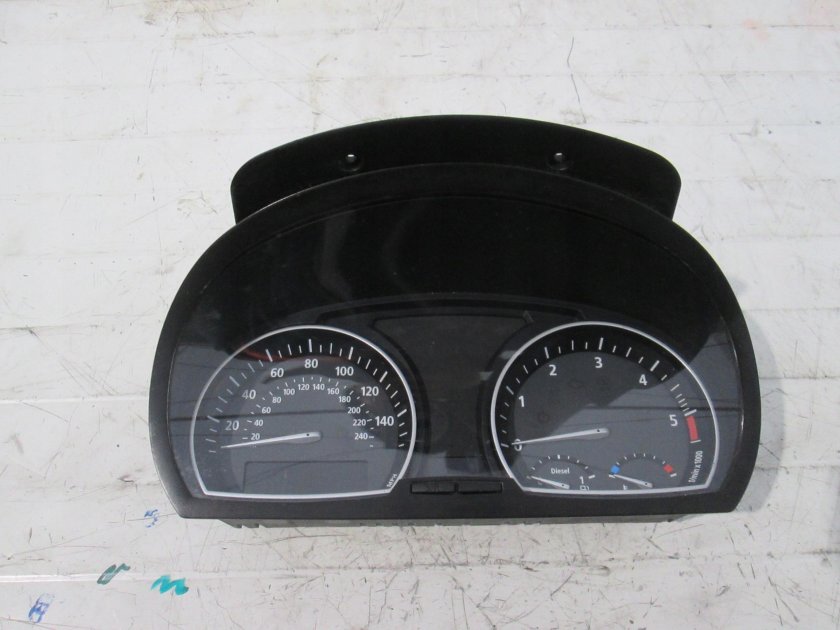 BMW e83 приборная панель