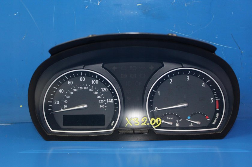 BMW x3 e83 панель приборов