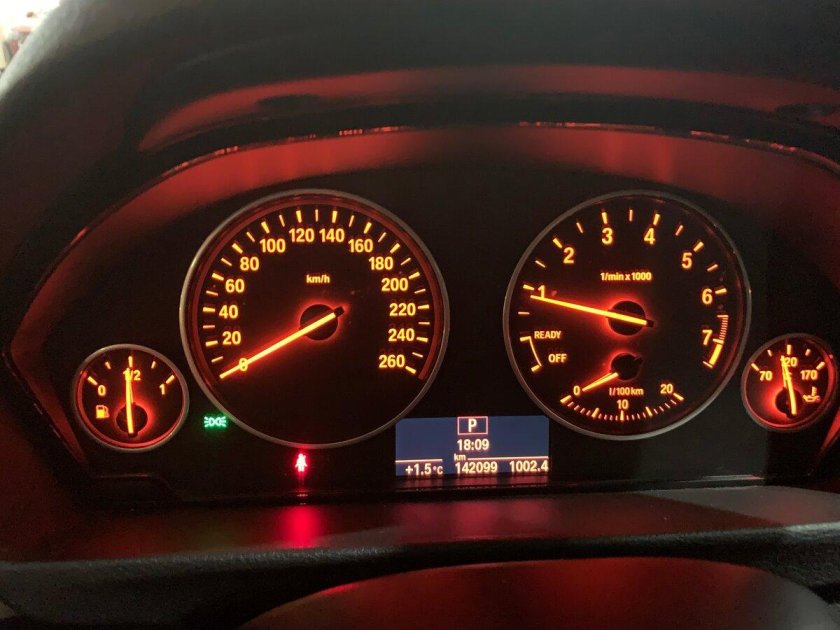 X1 БМВ приборка