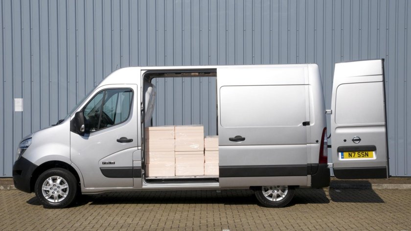 Nissan nv400 1 поколение