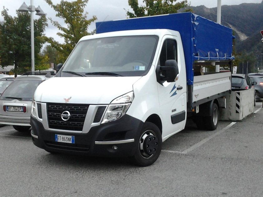 Ниссан нв 400