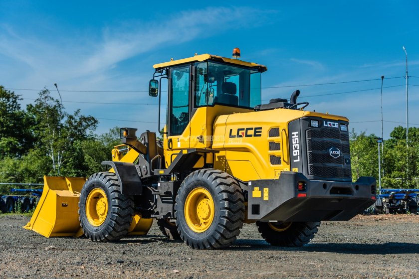 Фронтальный погрузчик sdlg