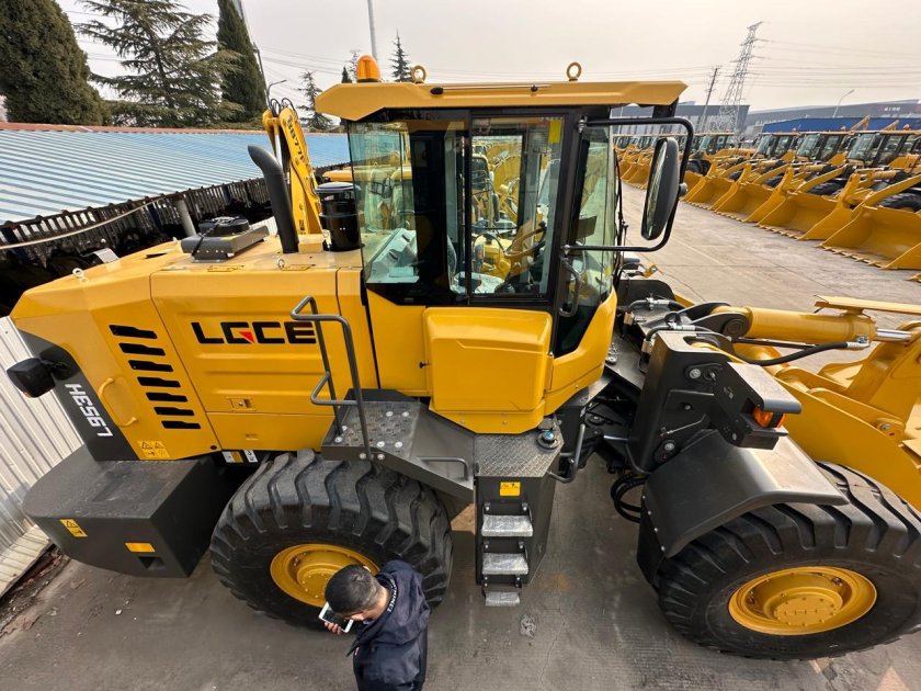 Фронтальный погрузчик sdlg