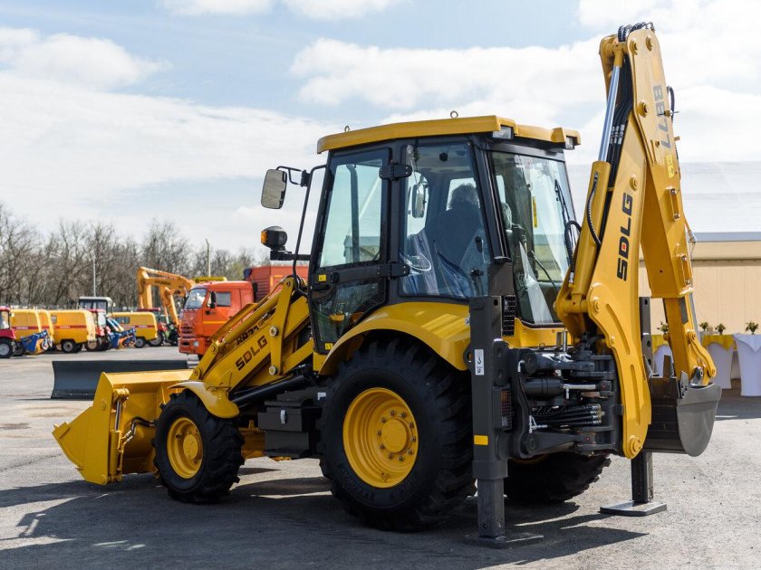 Экскаватор-погрузчик SDLG b877f