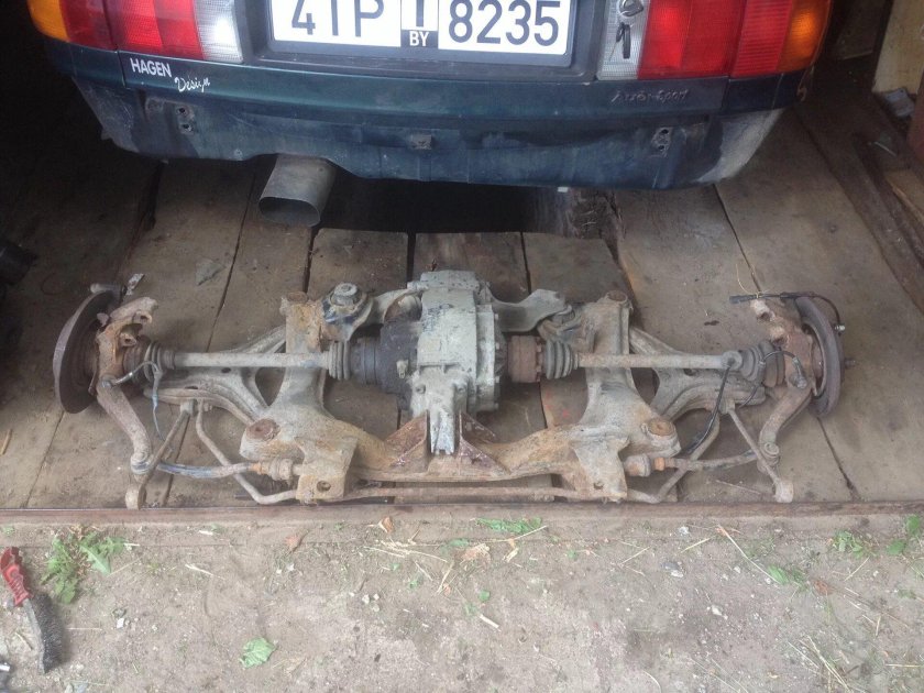 Задний подрамник Ауди 80 б3 кватро