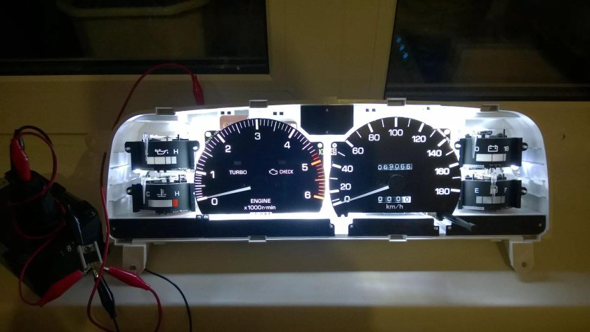 Щиток приборов Toyota Hilux Surf 130