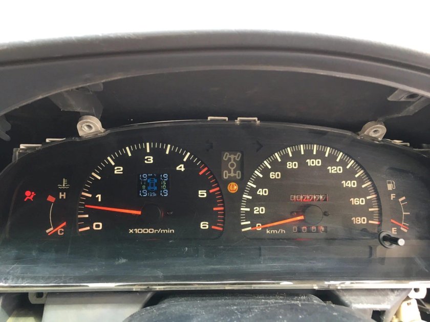 Панель приборов Тойота Сурф 185