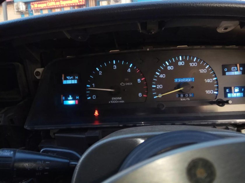 Приборная панель Hilux surfc185