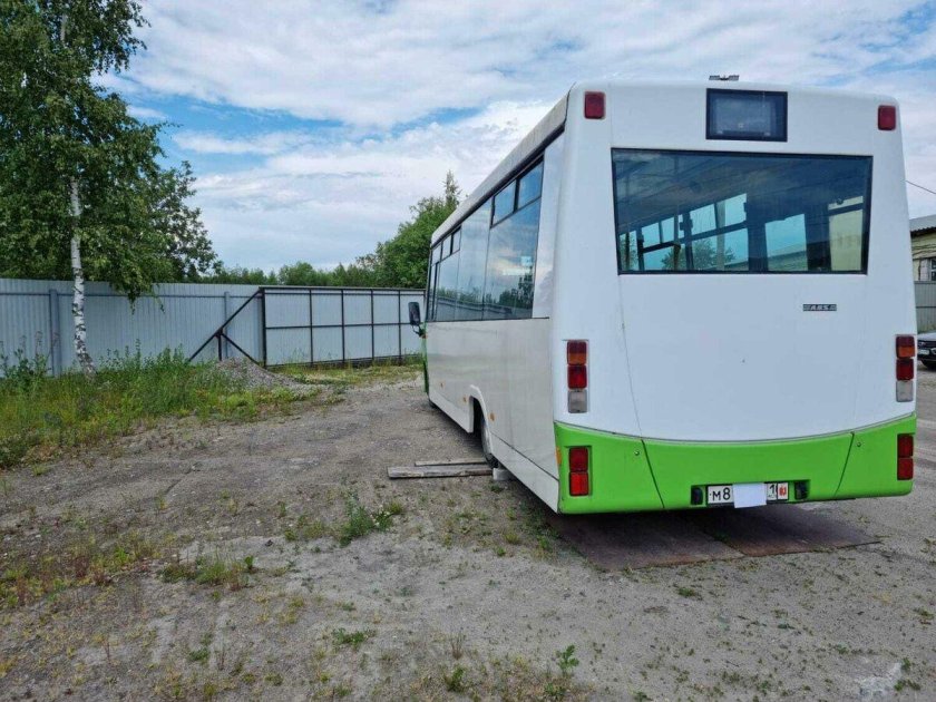 Автобус mercedes benz