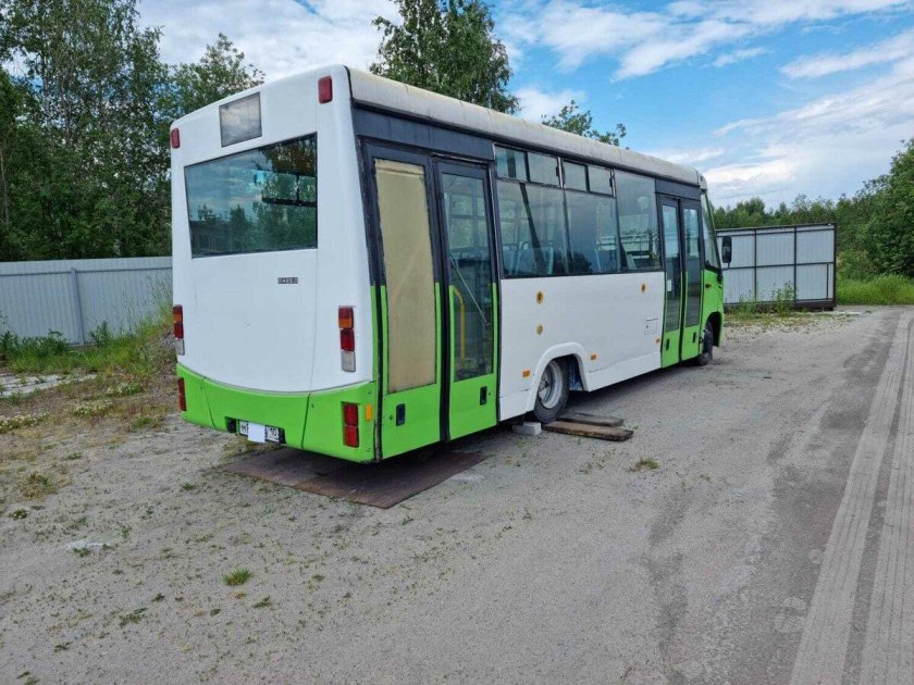 Автобус mercedes benz