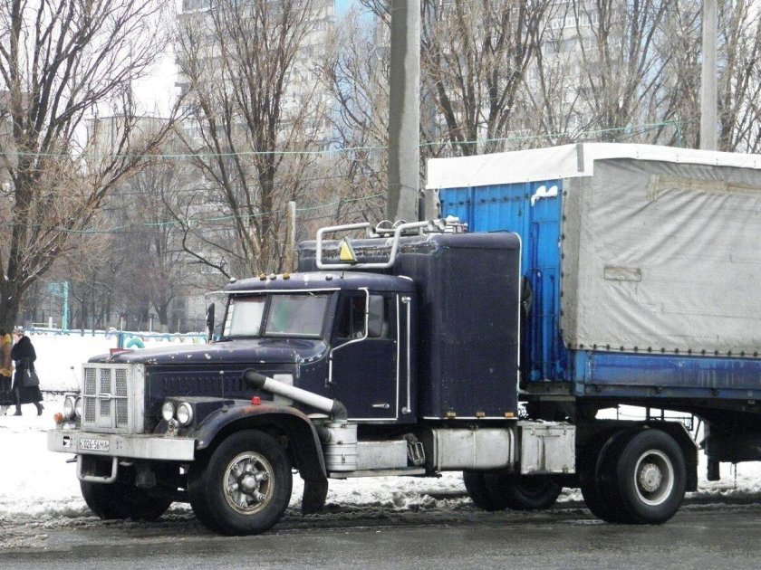 Тягач ЗИЛ 630902