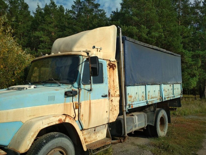 Бортовой грузовик зил 4331