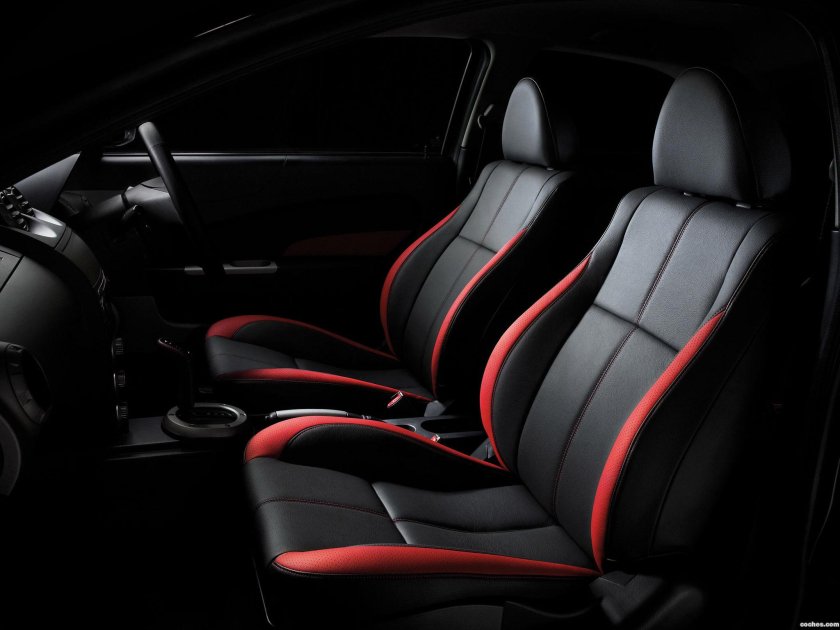 Кожаный салон автомобиля