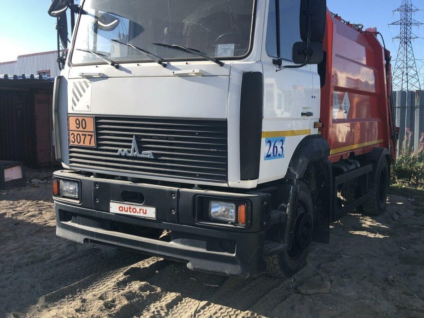 Мусоровоз маз