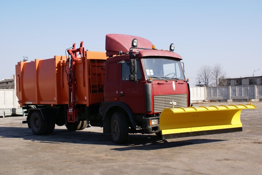 МАЗ 5336 мусоровоз