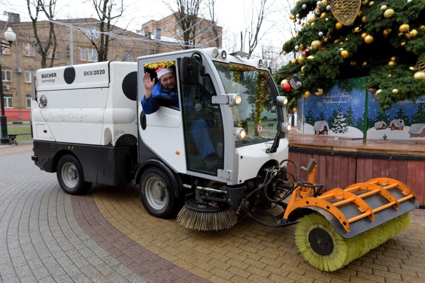 Машина для уборки тротуаров