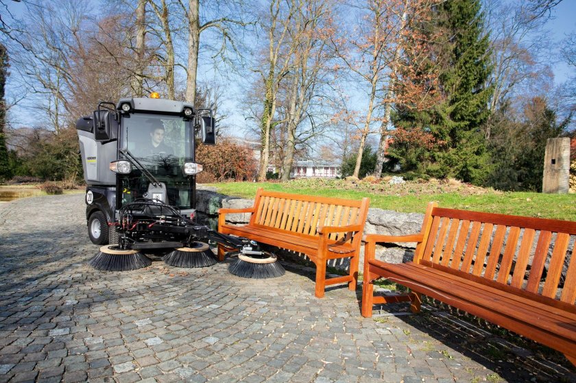 Коммунальная машина Karcher