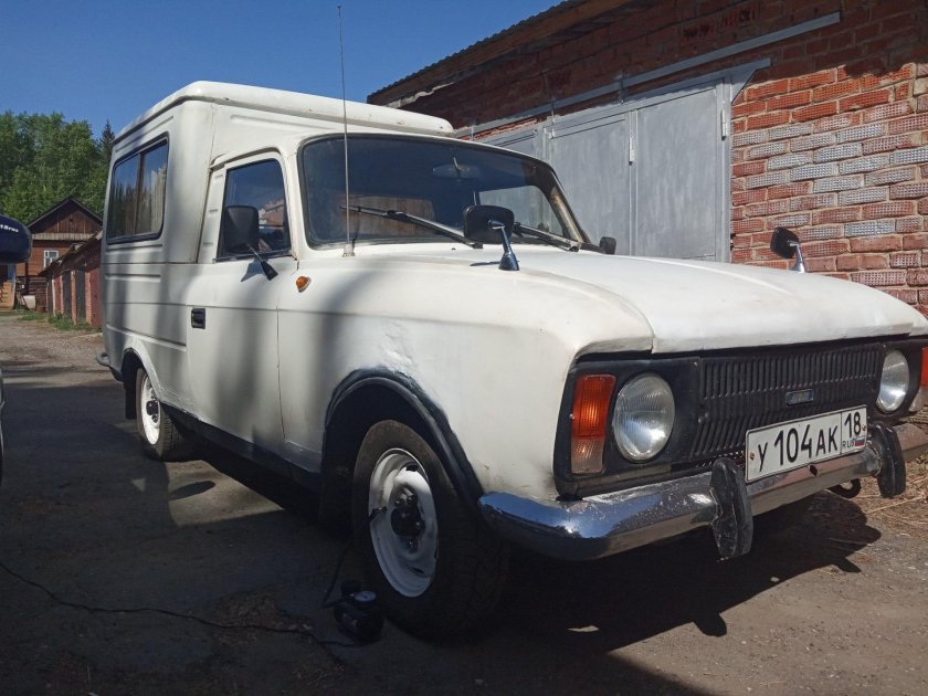 Машина ИЖ 27156