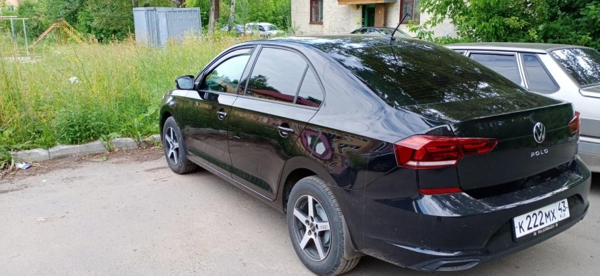 Фольксваген поло лифтбек черный