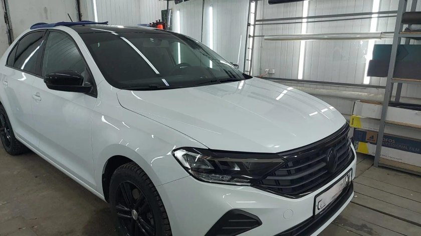 Polo Liftback антихром