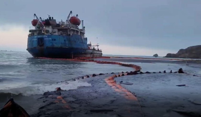 Разлив мазута в черном море