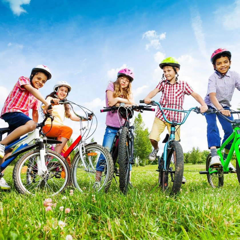 Катание на велосипеде дети