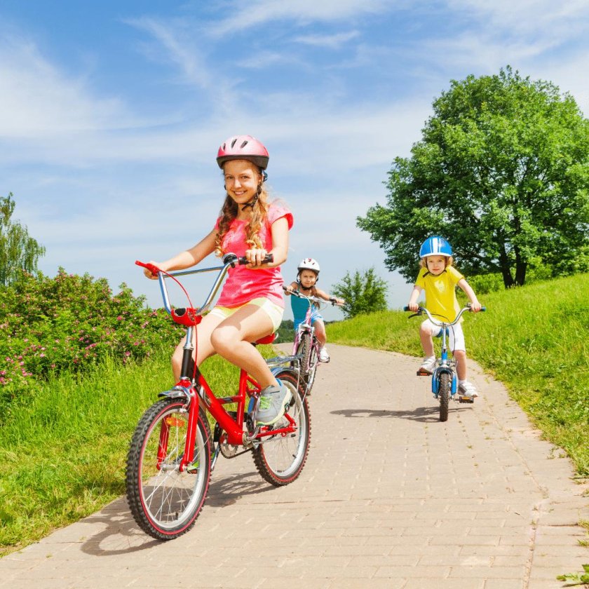 Лето дети велосипед