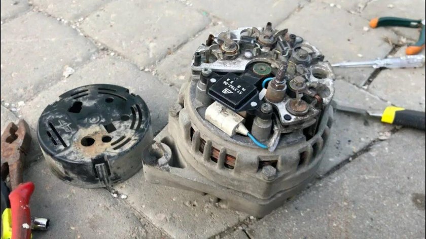 Щётки генератора ВАЗ 2112