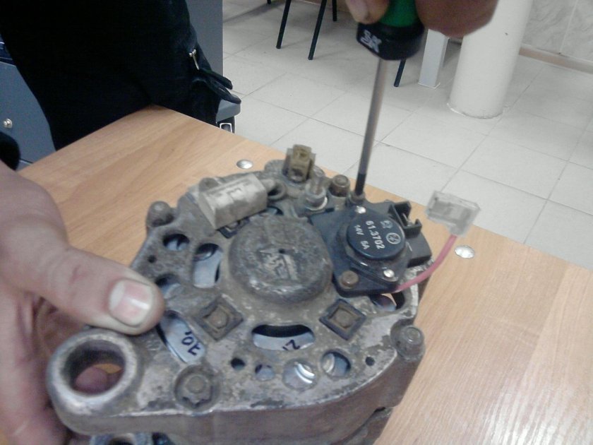 Щётки генератора ВАЗ 2114