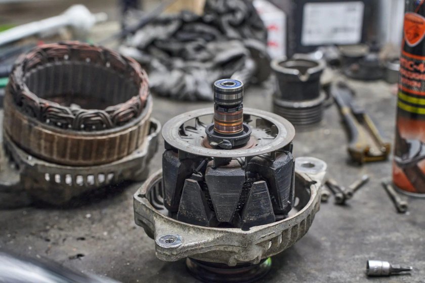 Генератор в разборе