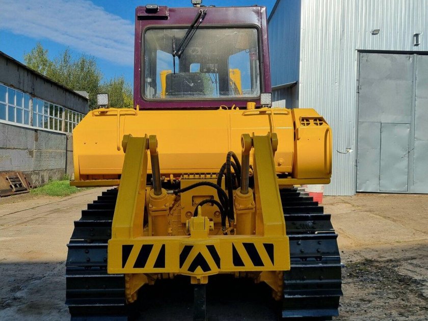Бульдозер чтз б10м