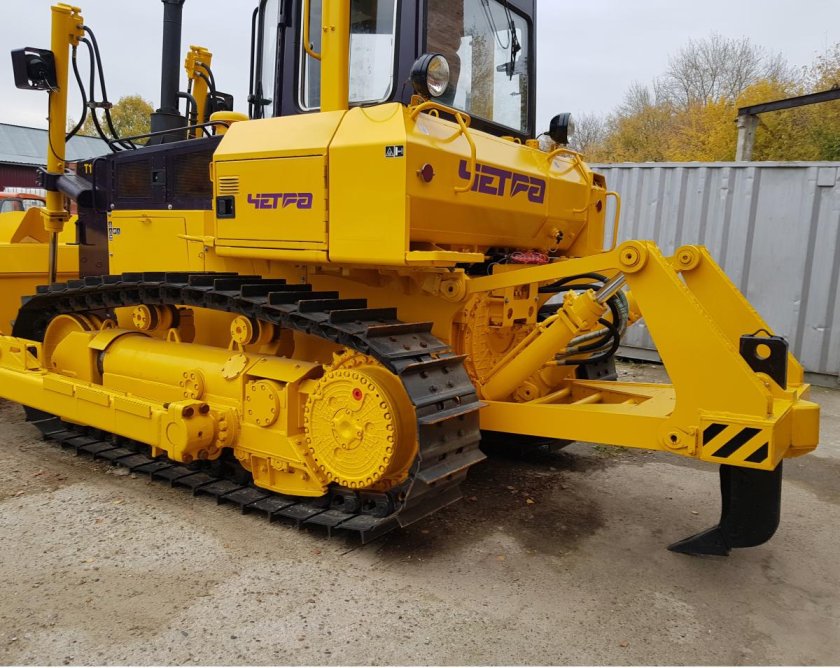 ЧЕТРА 11 бульдозер