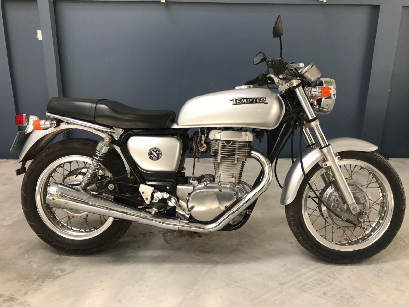 Suzuki st400