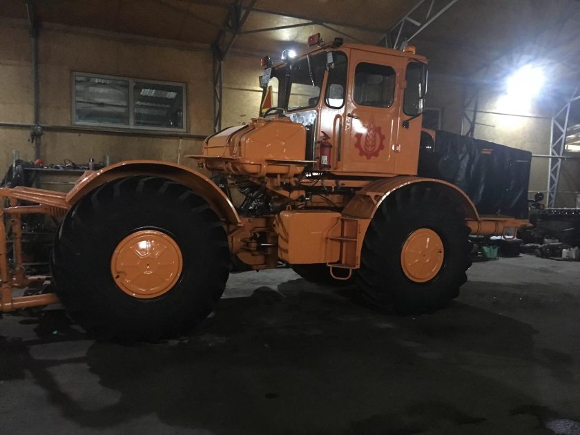 Кировец к 700