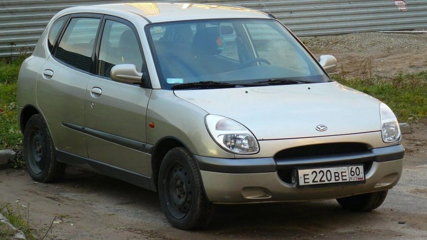 Daihatsu Sirion 1998