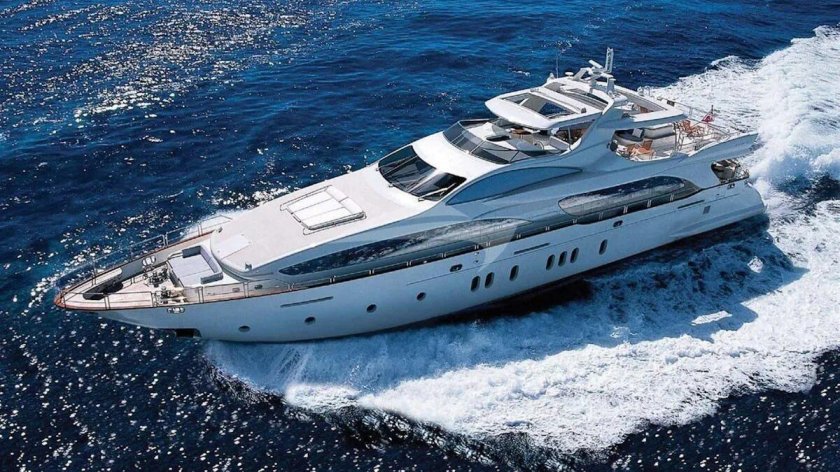 Яхта Азимут 116