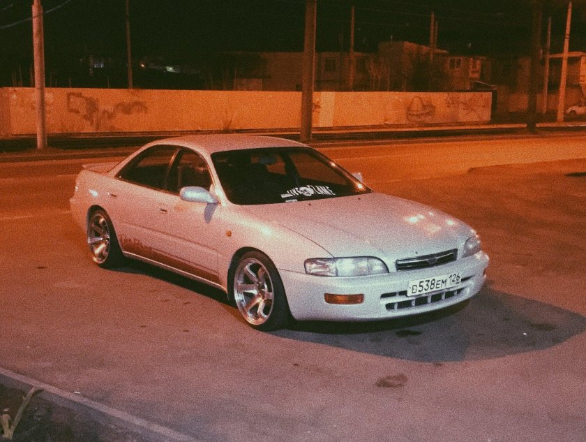 Тойота корона Эксив 4 WD