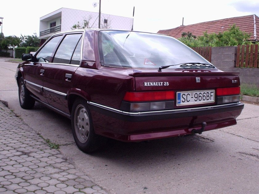 Рено 25 баккара