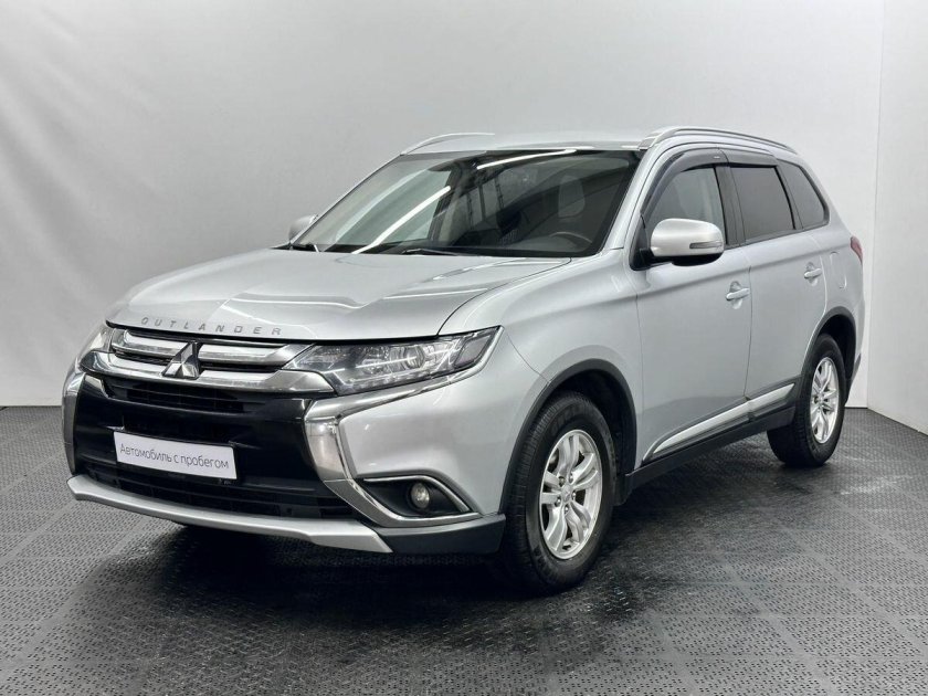 Mitsubishi outlander 2016