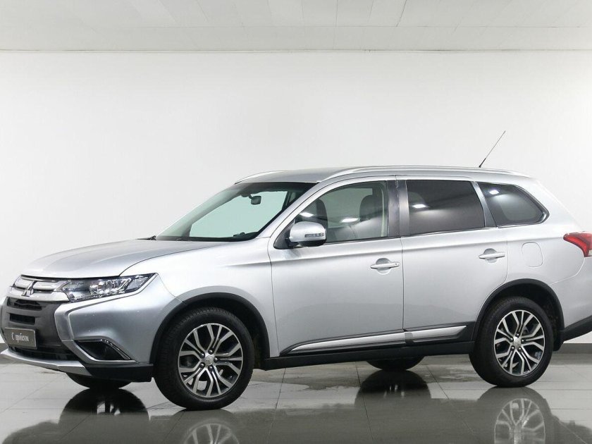 Mitsubishi outlander 2016