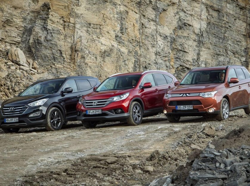 Hyundai Santa Fe и Mitsubishi Outlander