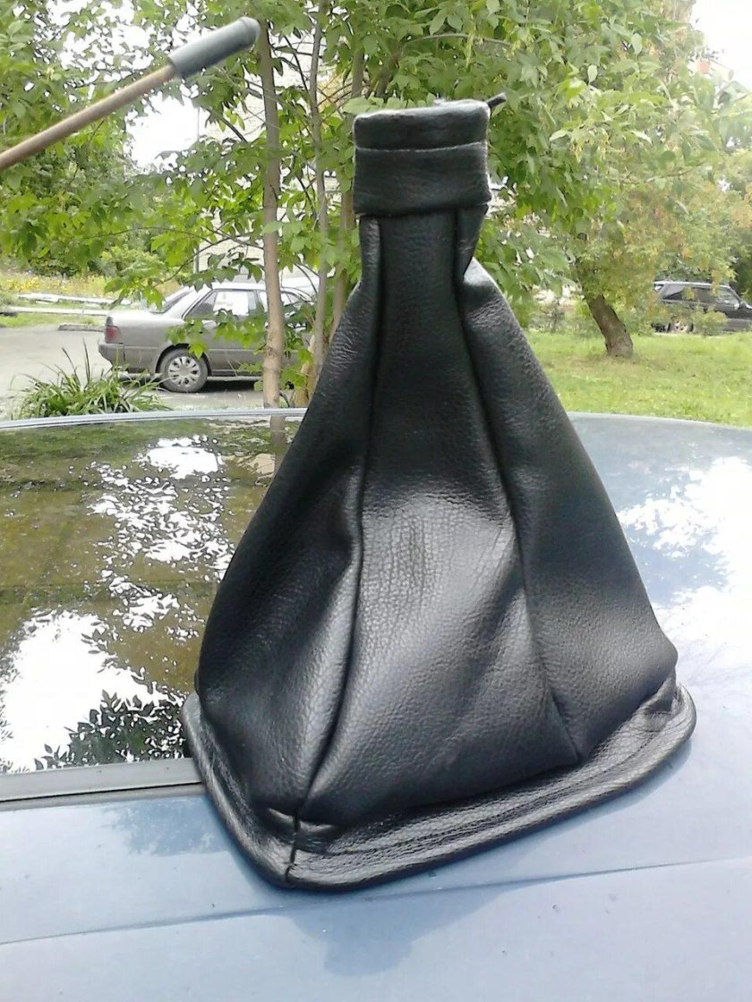 Кожух рычага Мазда 323